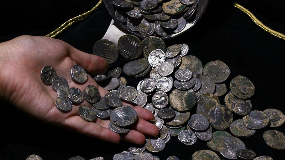 ancient roman coins discovered