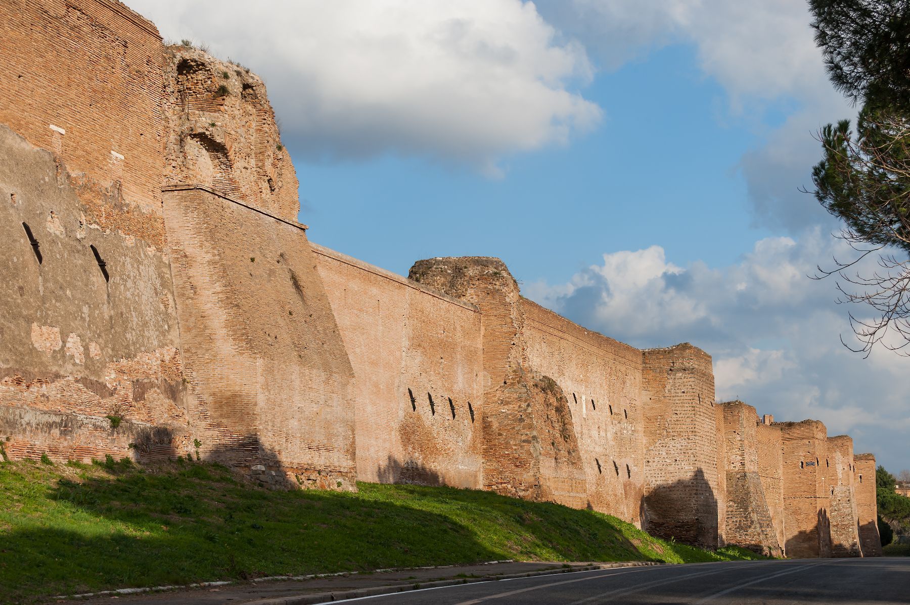 Aurelian Wall, Italy