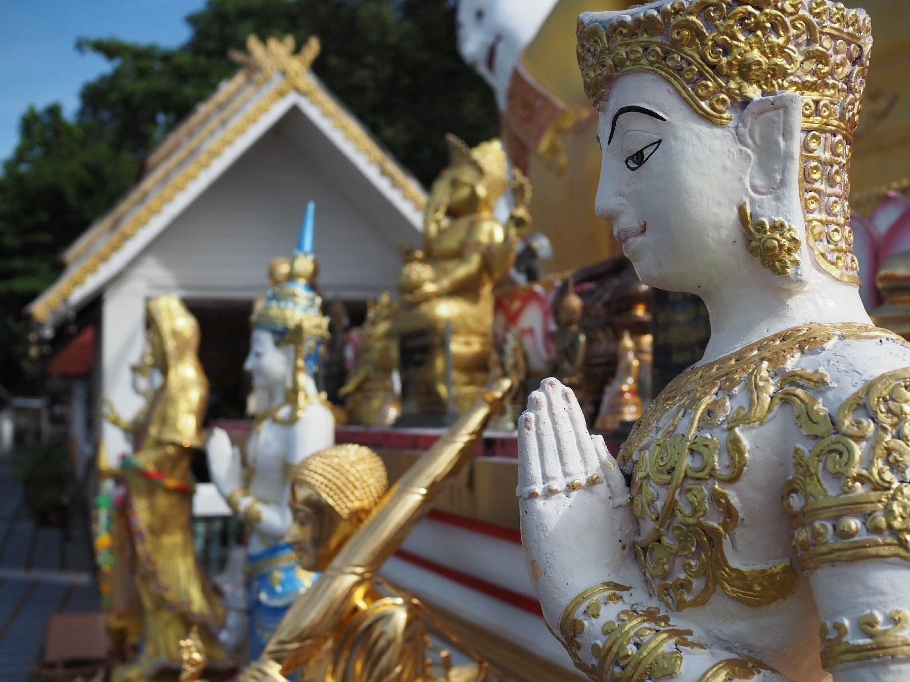 Gold Buddha Statues